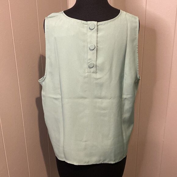 NWT J Crew Large Tank Eucalyptus Green 1/4 Button Up Back. Large - Picture 7 of 10